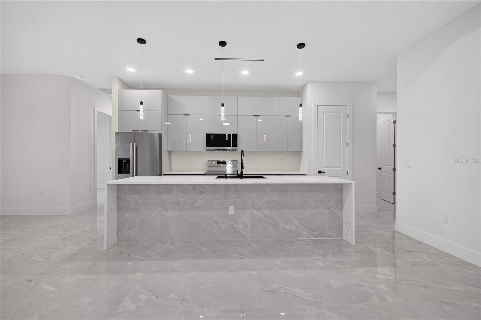 1335 RAZORBILL LANE