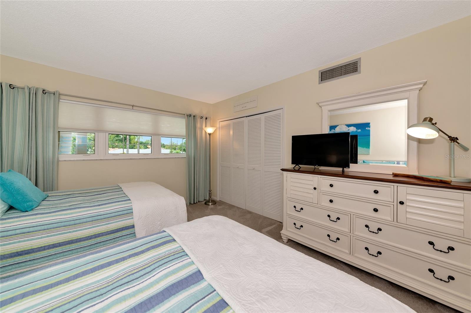 NO 1 PALM-AIRE DESOTO LAKES CC APT CONDO - Residential