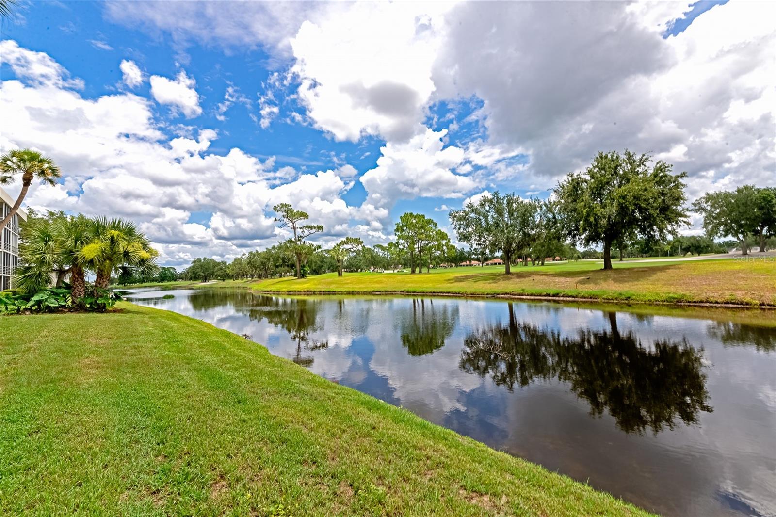 NO 1 PALM-AIRE DESOTO LAKES CC APT CONDO - Residential