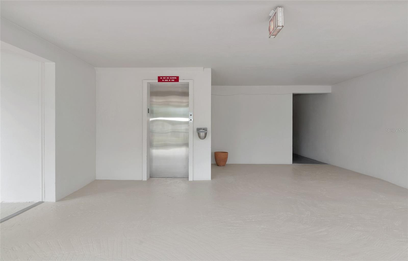 NO 1 PALM-AIRE DESOTO LAKES CC APT CONDO - Residential