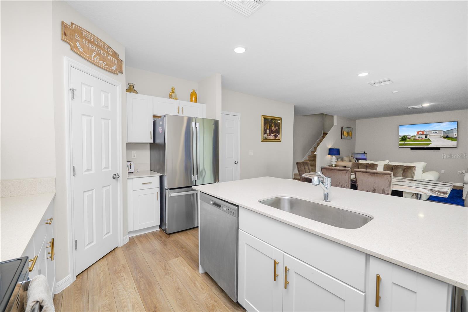 SCENIC TER SOUTH PH 1 - Residential