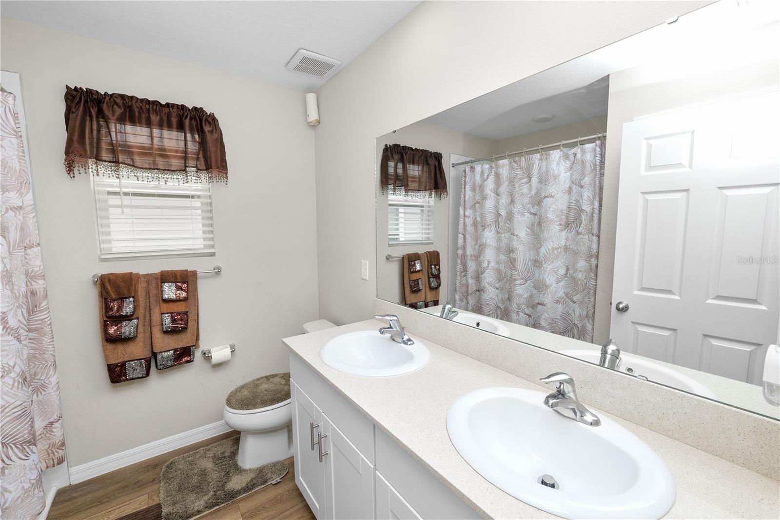 SCENIC TER SOUTH PH 1 - Residential