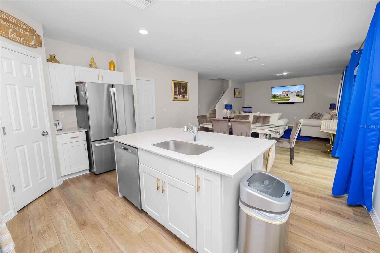 SCENIC TER SOUTH PH 1 - Residential