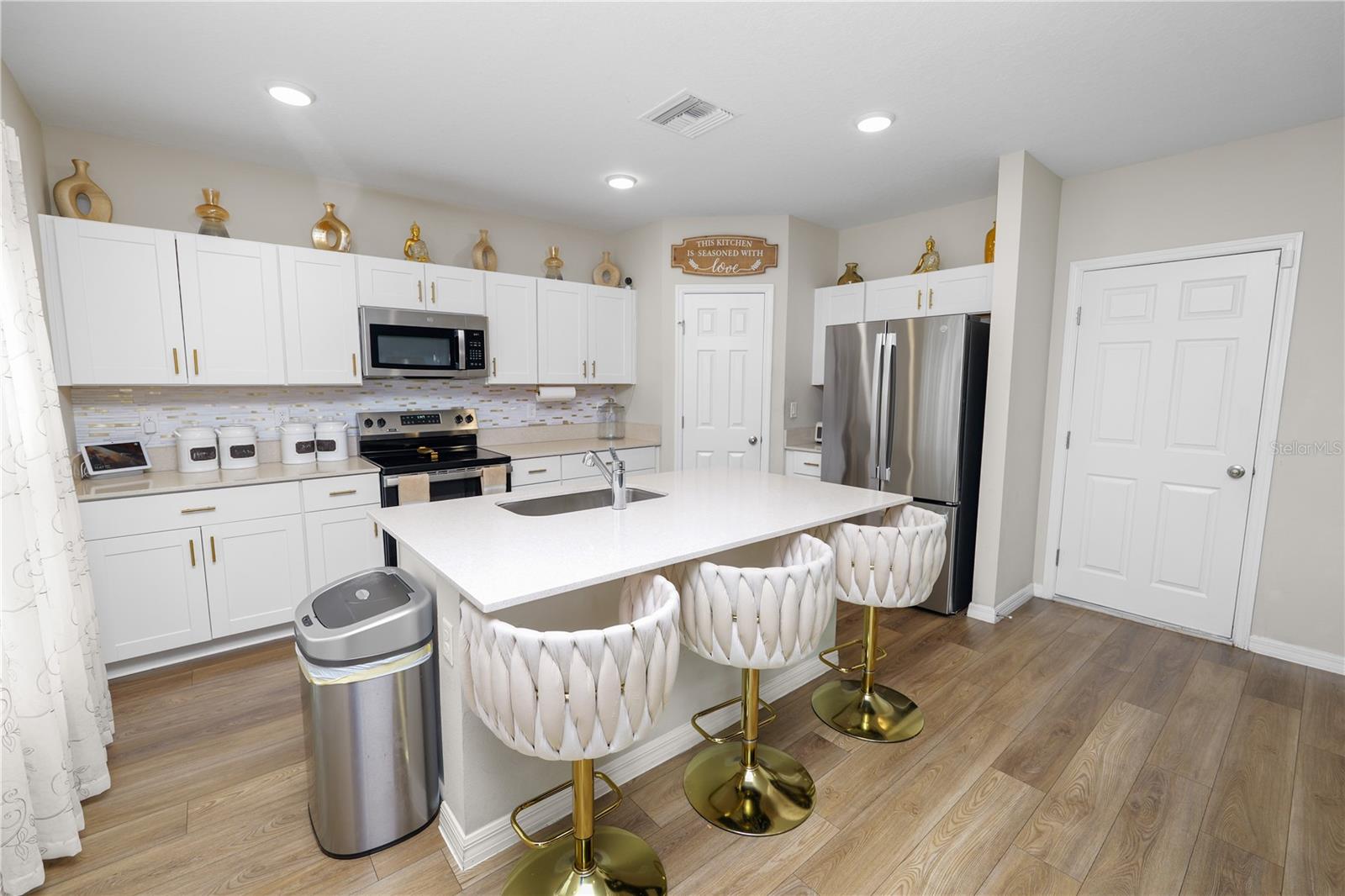 SCENIC TER SOUTH PH 1 - Residential