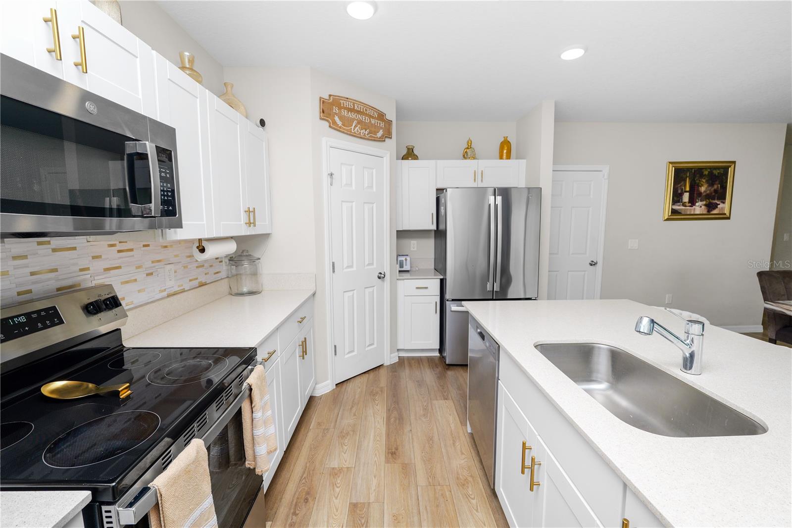 SCENIC TER SOUTH PH 1 - Residential