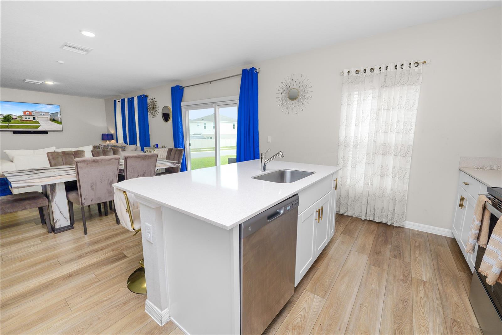 SCENIC TER SOUTH PH 1 - Residential
