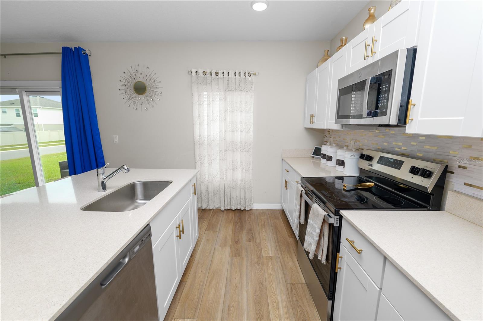 SCENIC TER SOUTH PH 1 - Residential