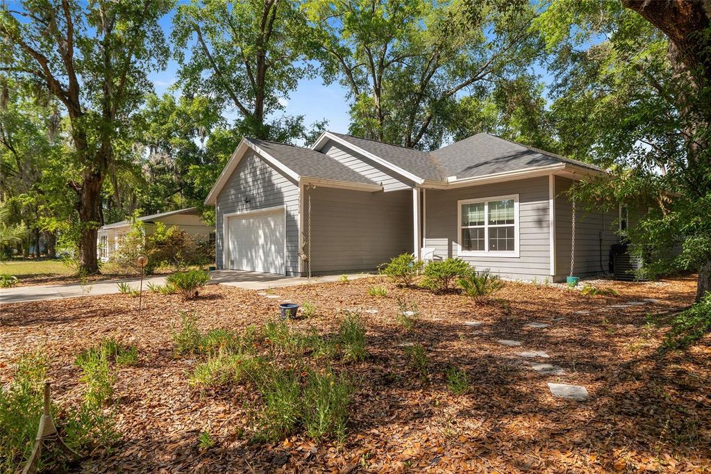 Photo of 3604 NW 17th Street, Gainesville, FL 32605 (MLS # GC539694)