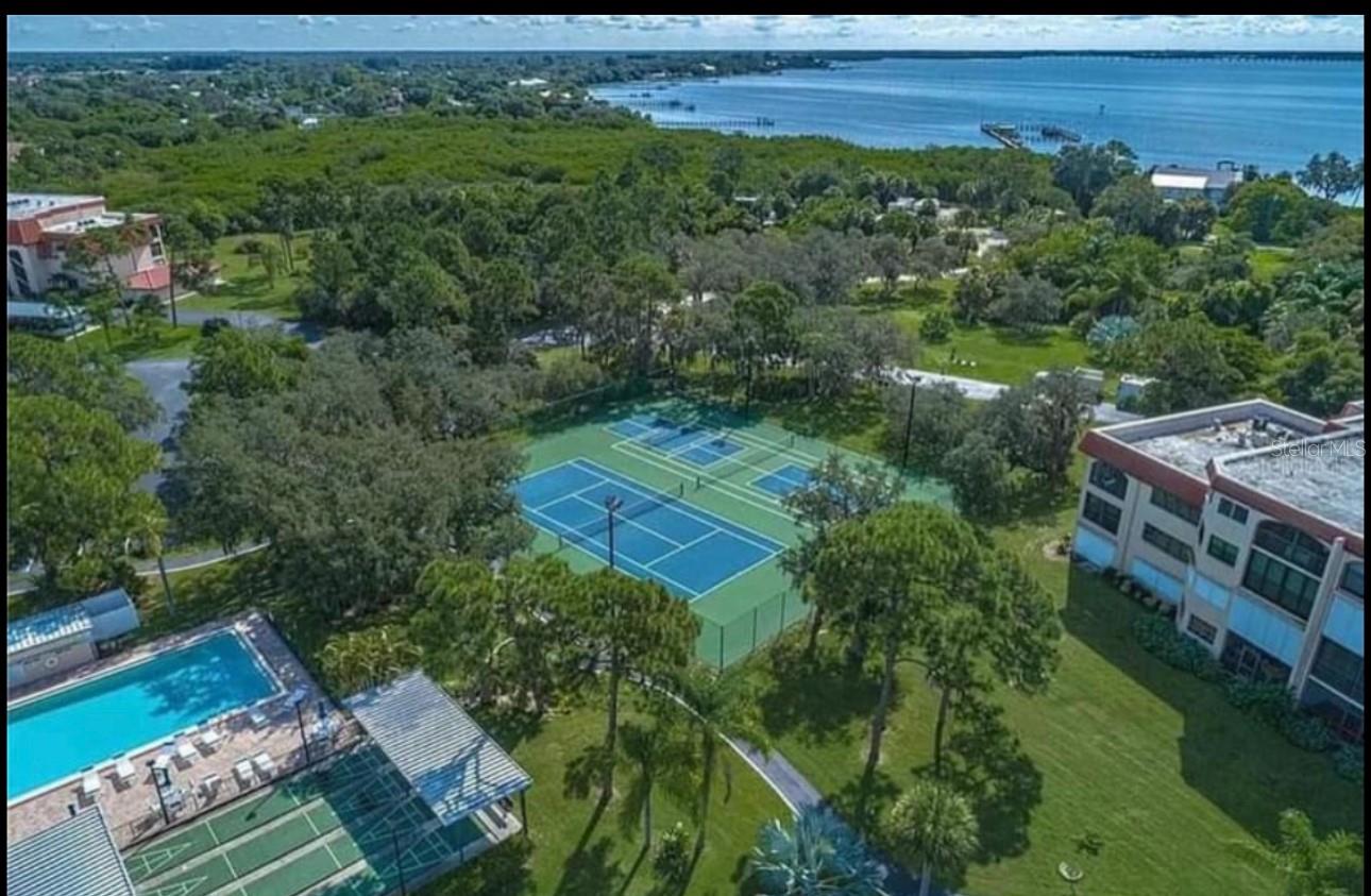 ROLLS LANDING BLDG 10 - Residential