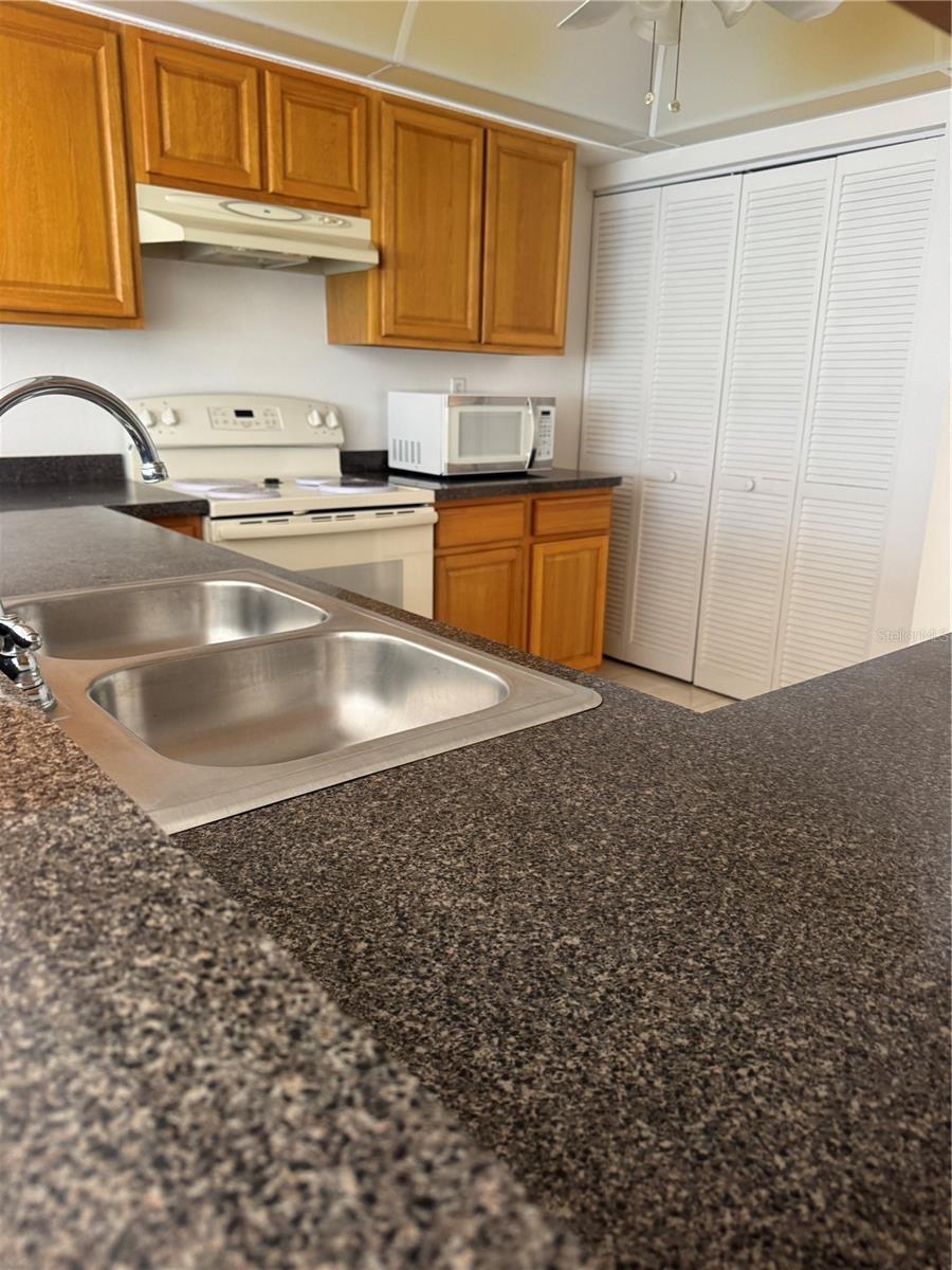 ROLLS LANDING BLDG 10 - Residential