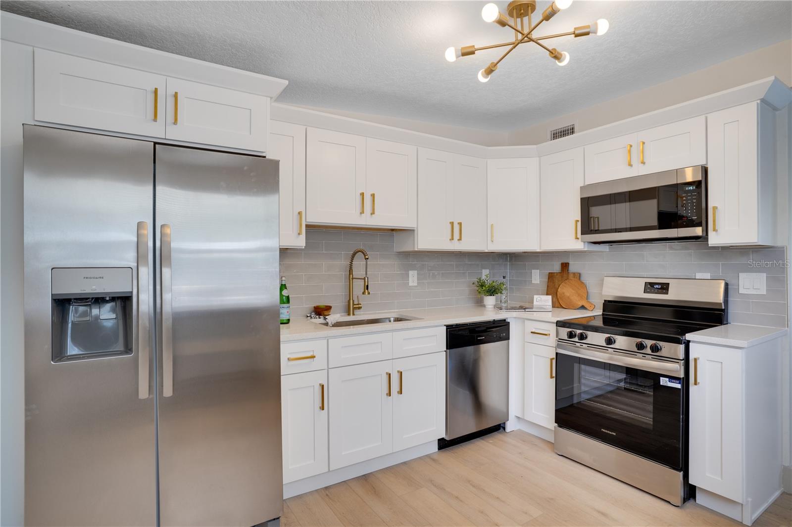 BACK BAY MANOR 3 - Residential