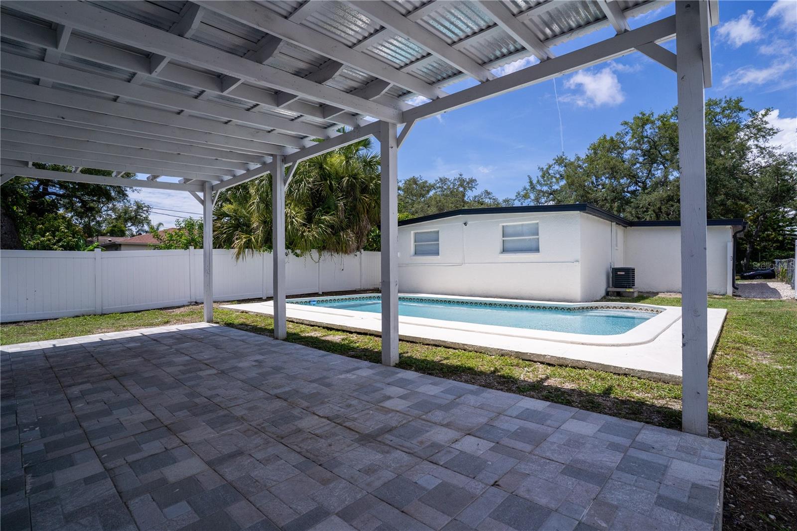 BACK BAY MANOR 3 - Residential