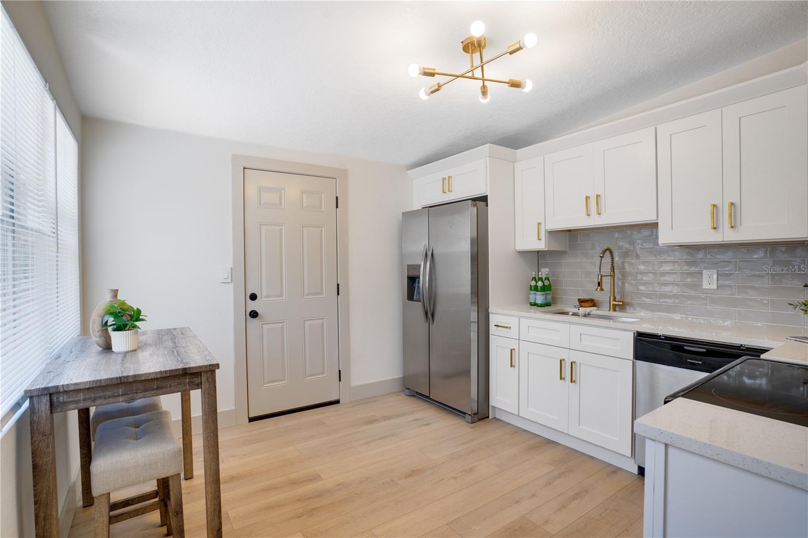 BACK BAY MANOR 3 - Residential