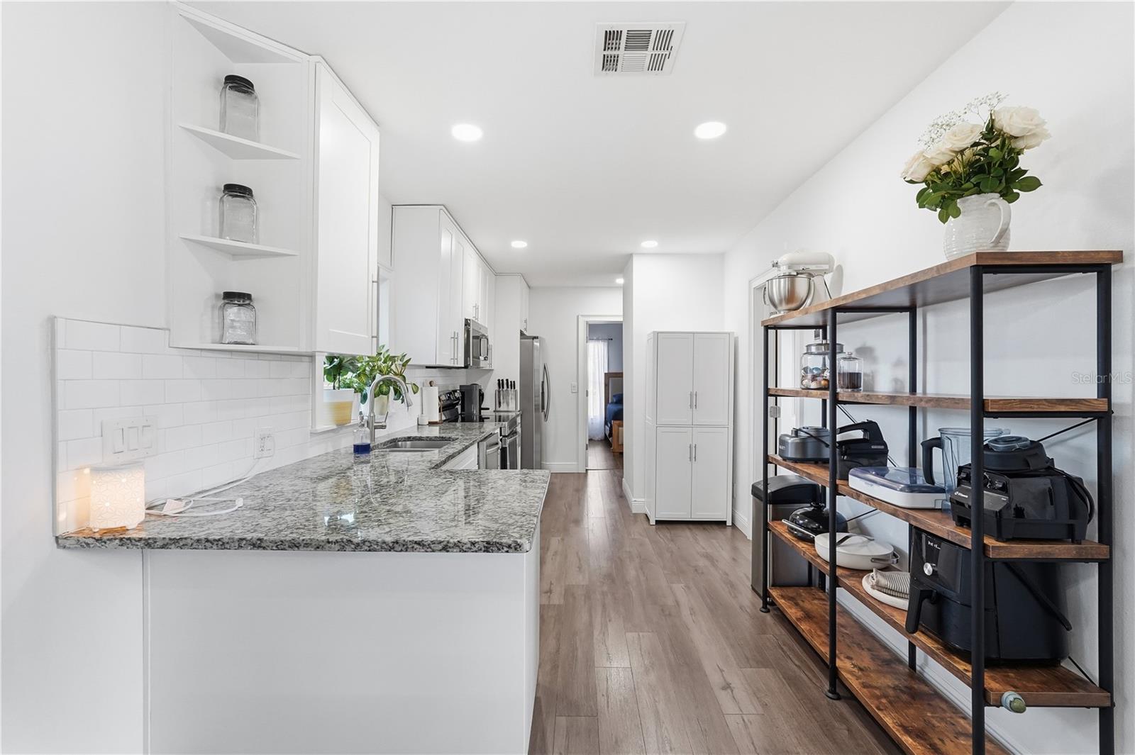 HIGHLAND GROVES - Residential