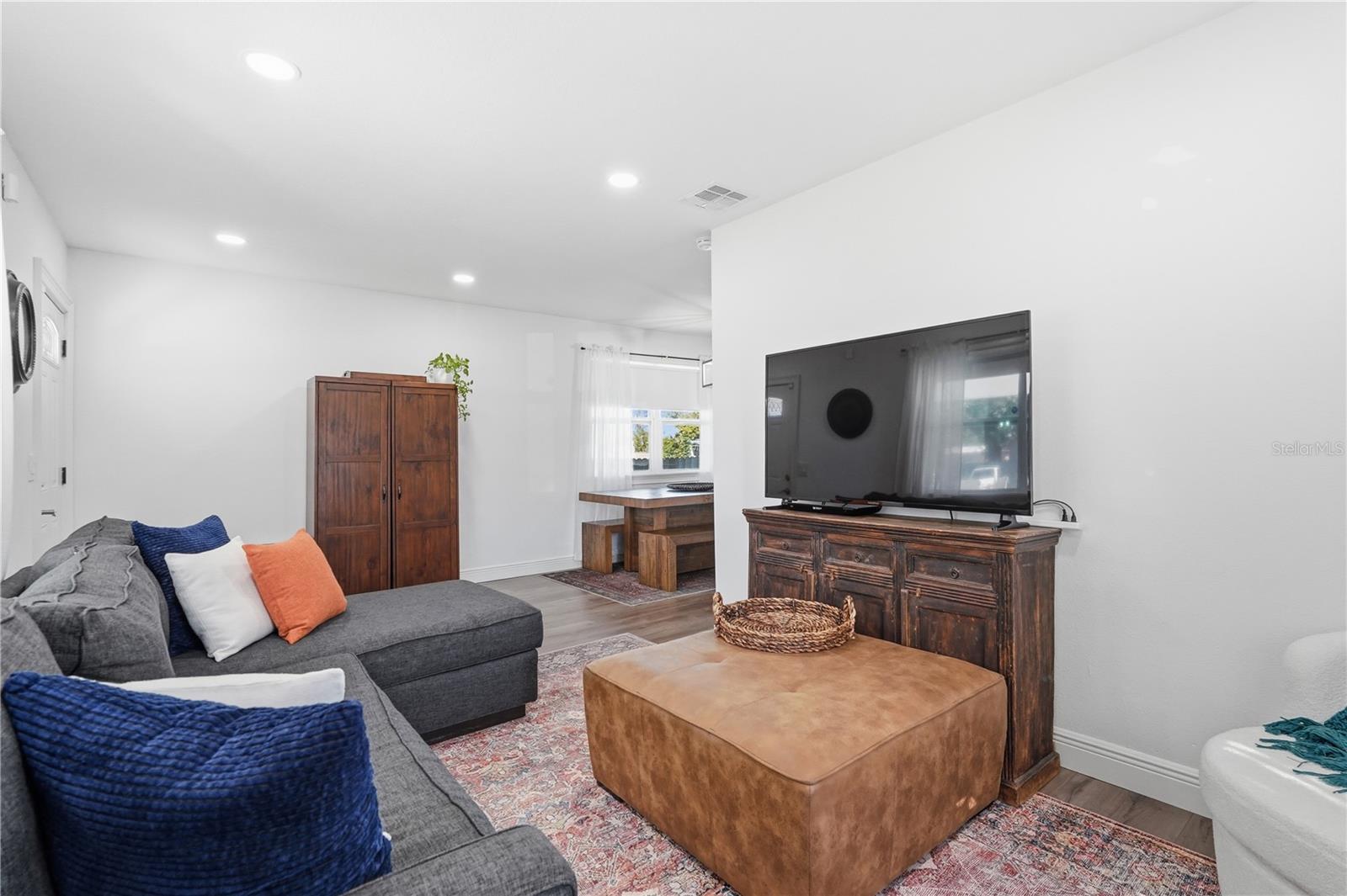 HIGHLAND GROVES - Residential