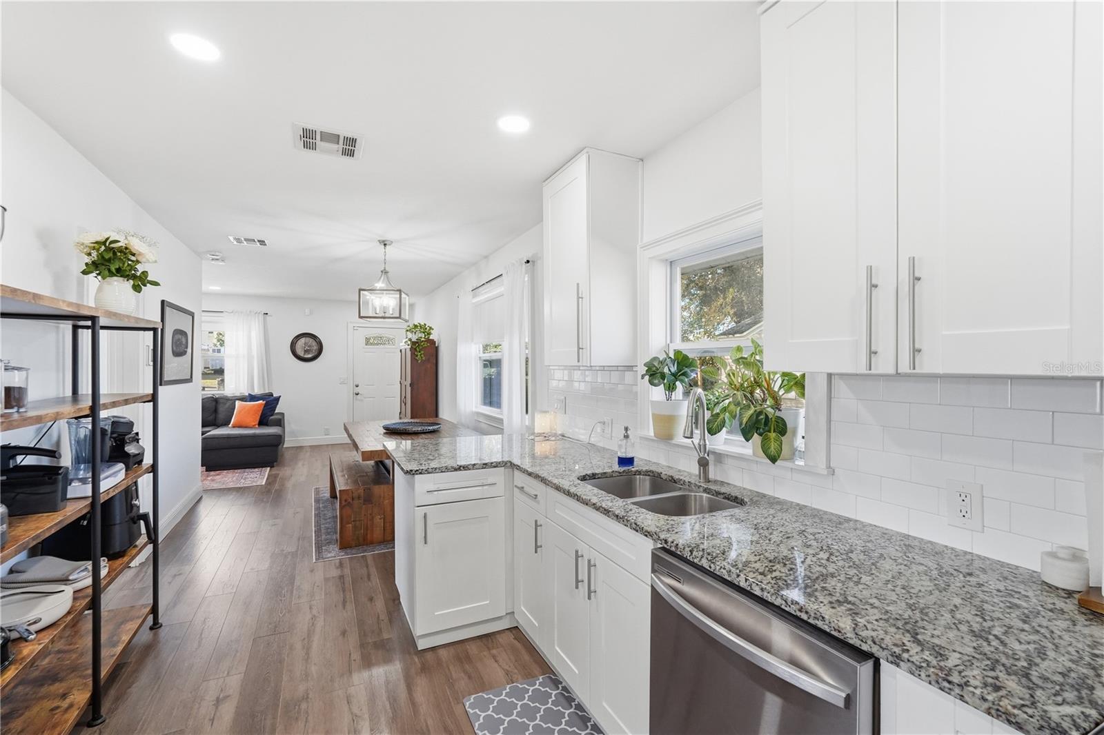 HIGHLAND GROVES - Residential