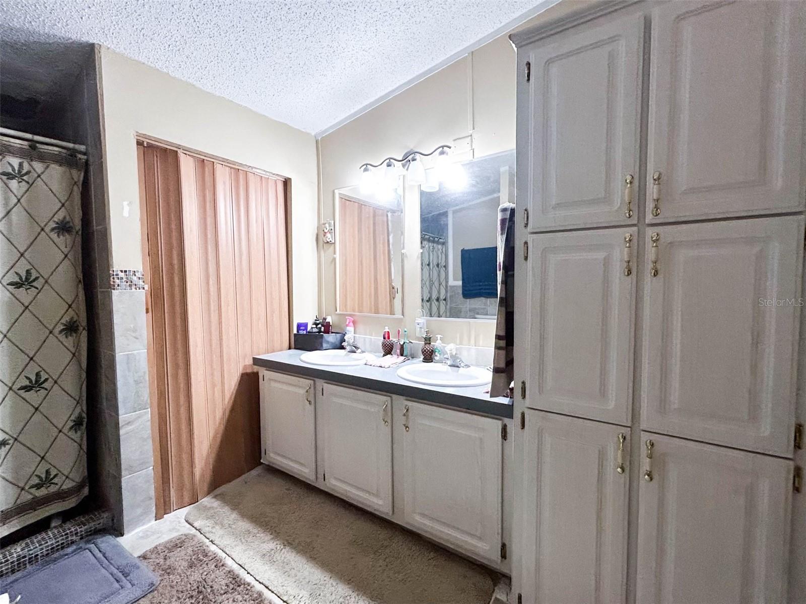 BRUSSELS BOY PH I & II - Residential