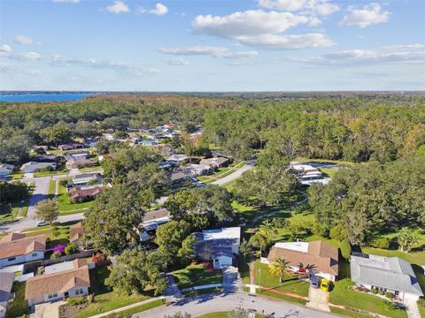 A home in PALM HARBOR