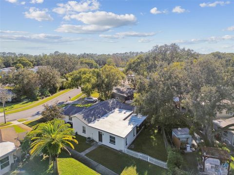 A home in PALM HARBOR