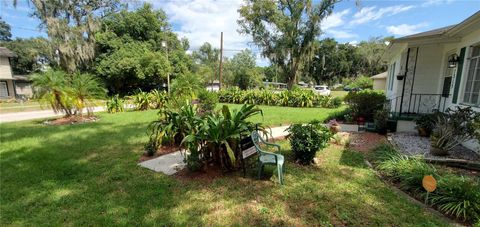 A home in PLANT CITY