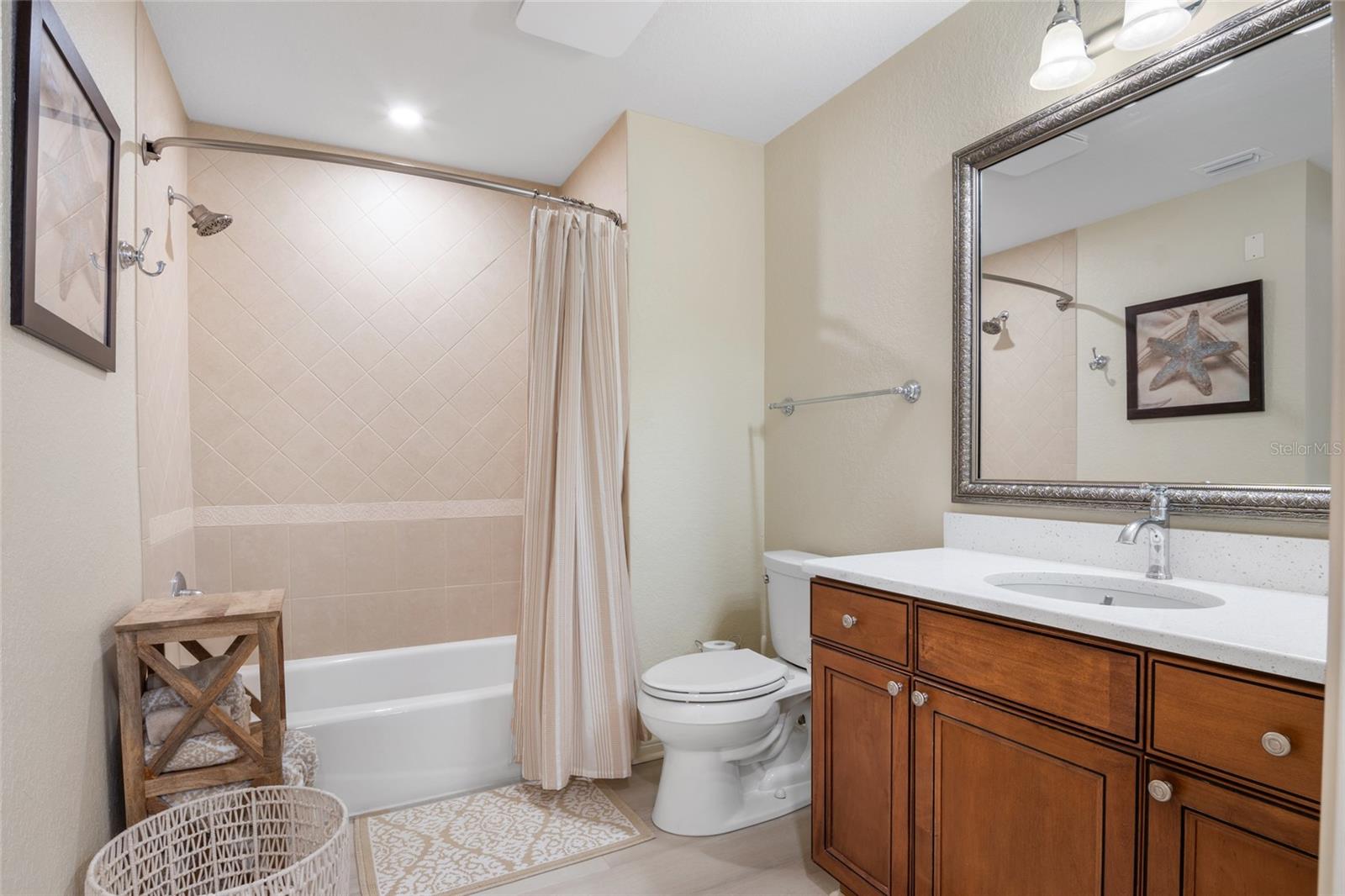 VILLAS AT REUNION SQUARE CONDO PH 9 - Residential