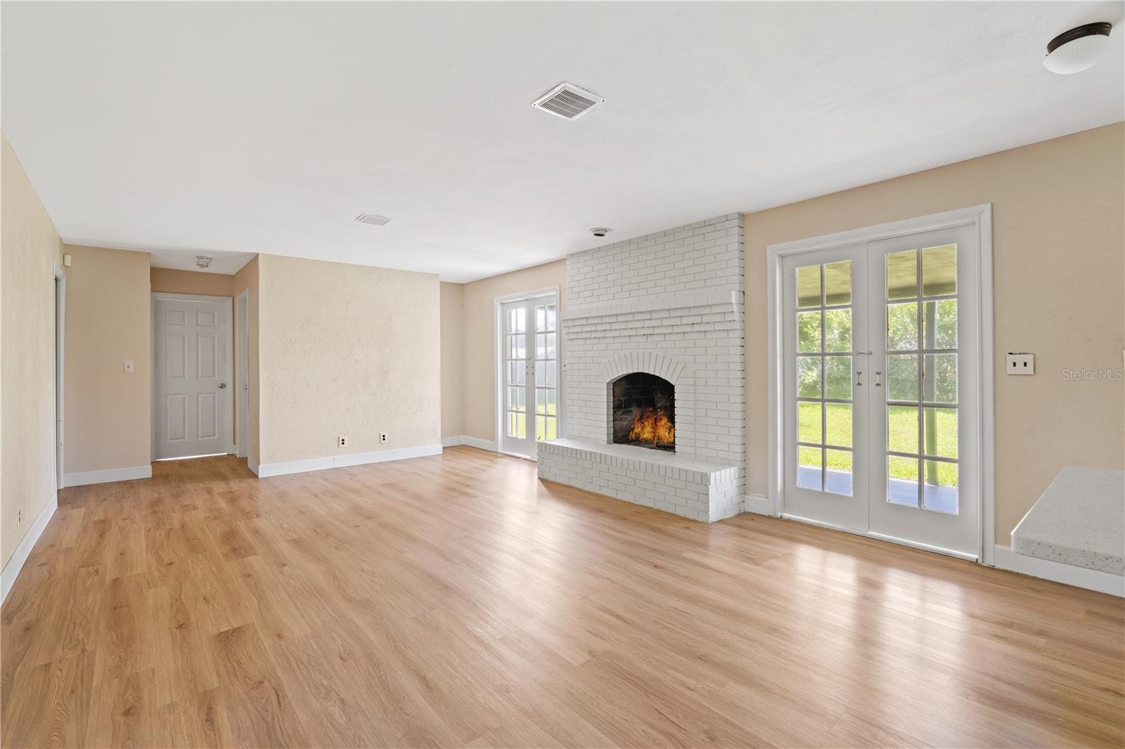 825 WELLS DRIVE