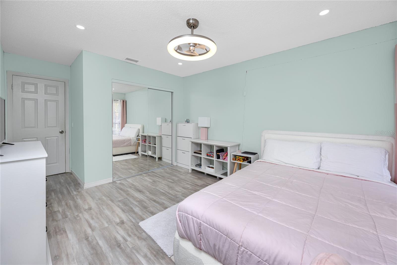 PALMS OF TARPON SPGS THE CONDO - Residential Lease