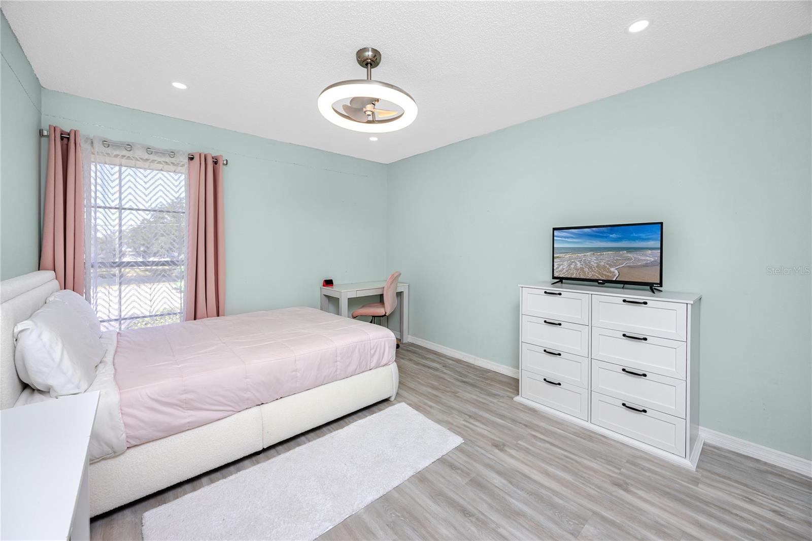 PALMS OF TARPON SPGS THE CONDO - Residential Lease