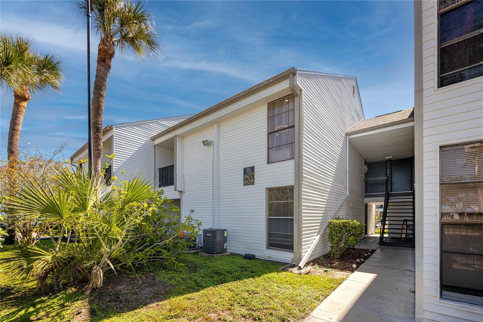 PALMS OF TARPON SPGS THE CONDO - Residential Lease