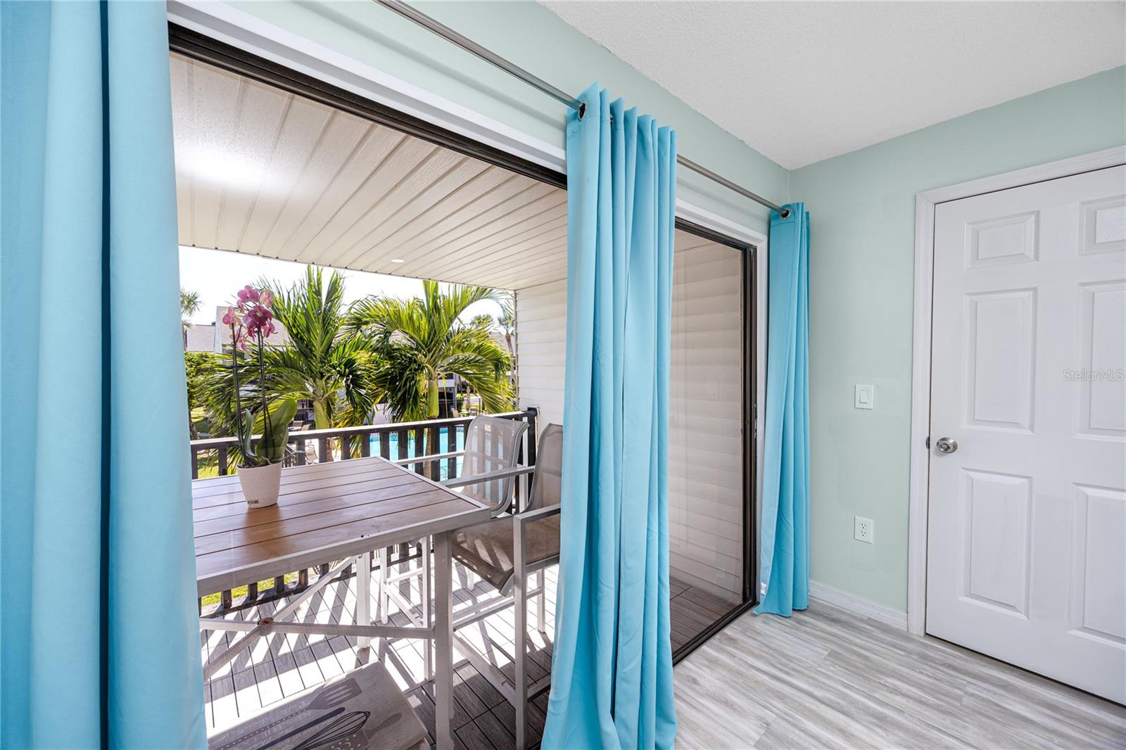 PALMS OF TARPON SPGS THE CONDO - Residential Lease