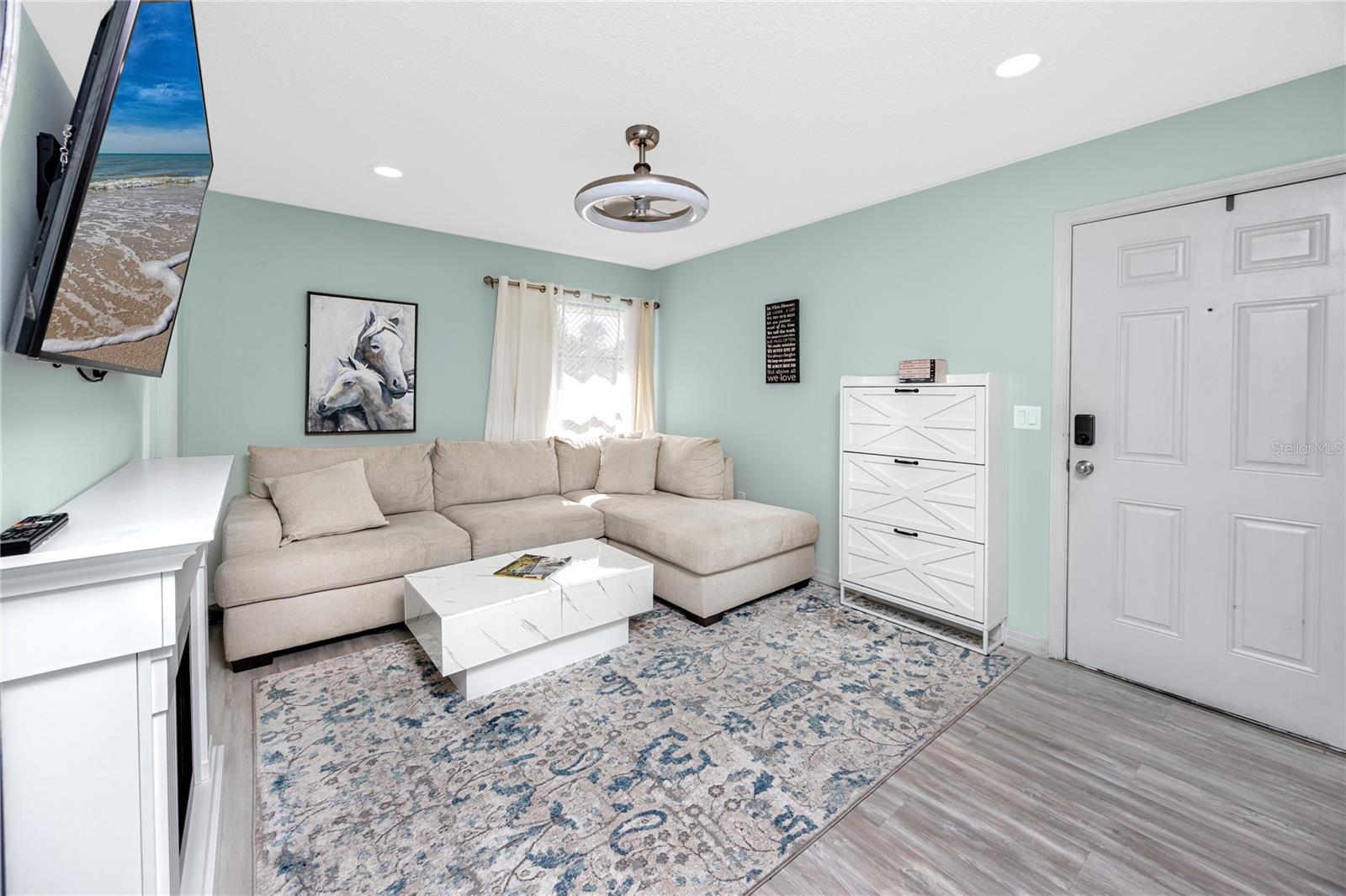 PALMS OF TARPON SPGS THE CONDO - Residential Lease