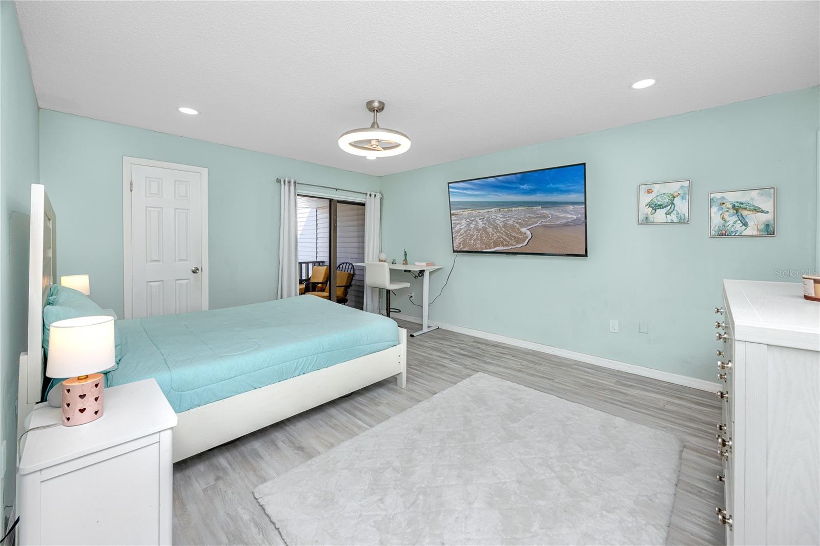 PALMS OF TARPON SPGS THE CONDO - Residential Lease