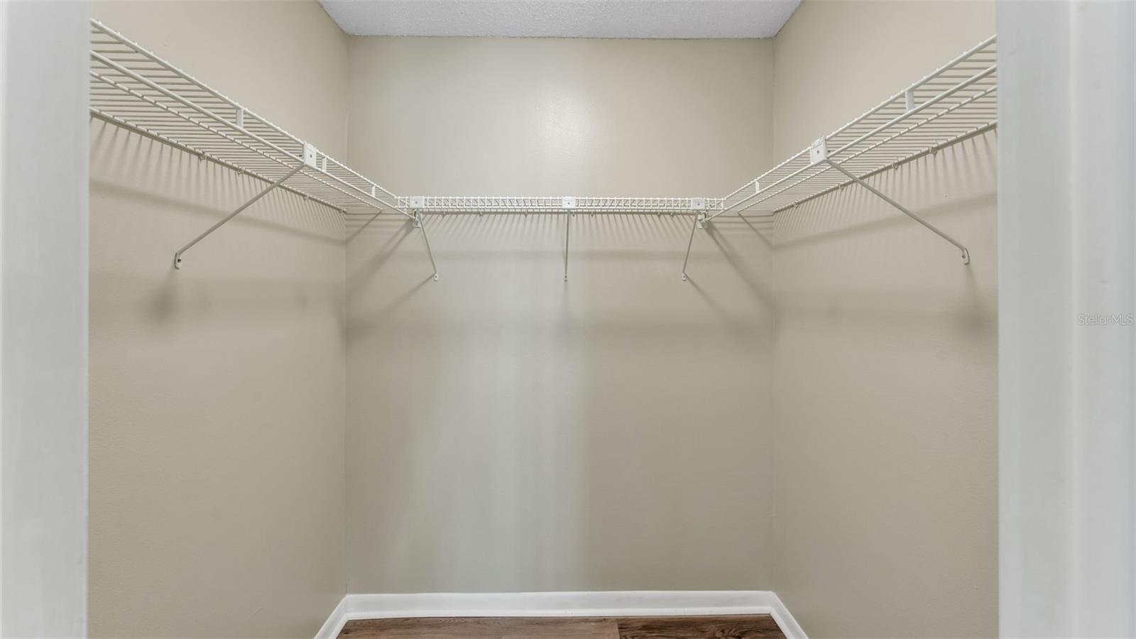 KIMBERLEA CONDO 02 - Residential