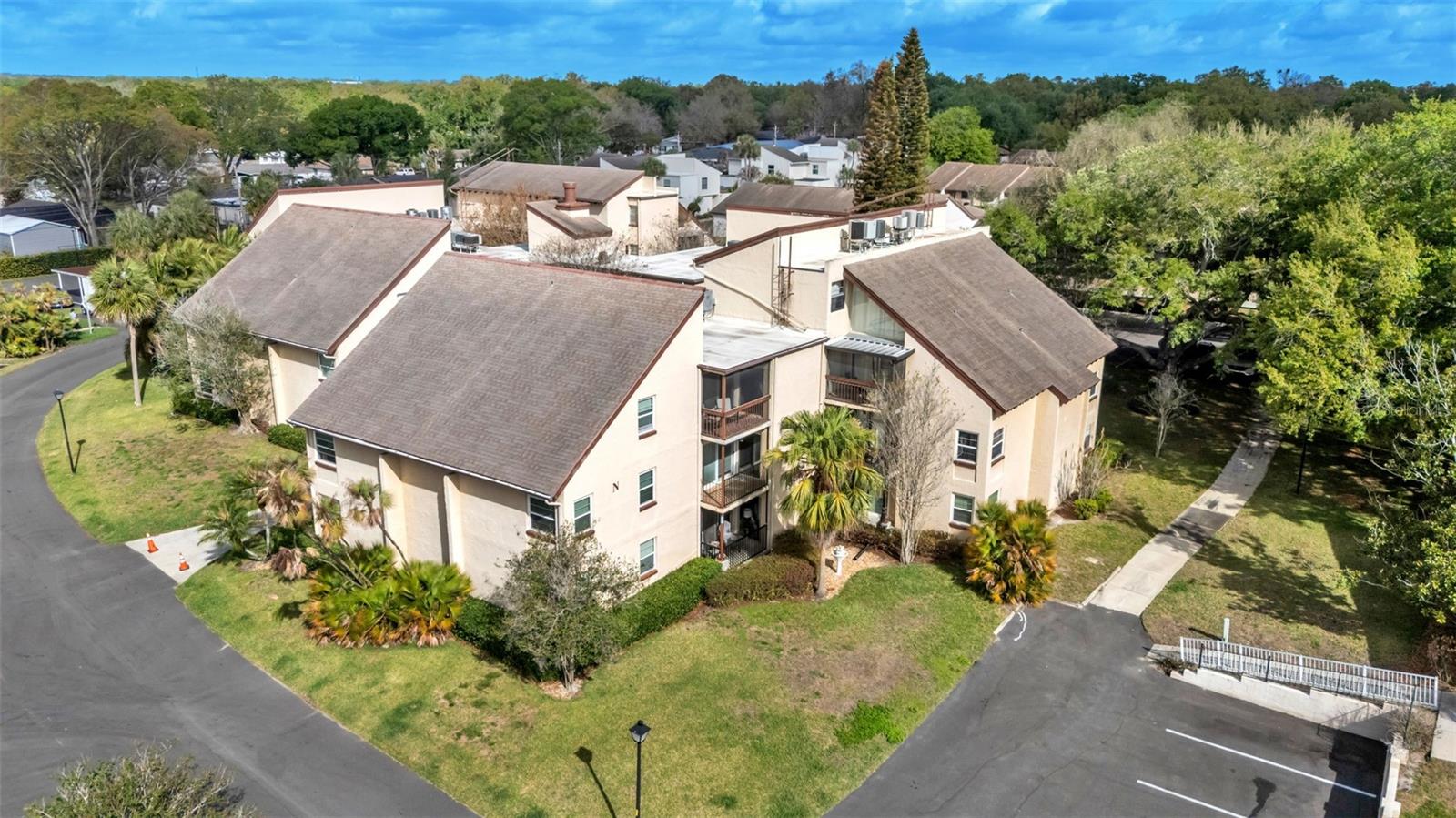 KIMBERLEA CONDO 02 - Residential