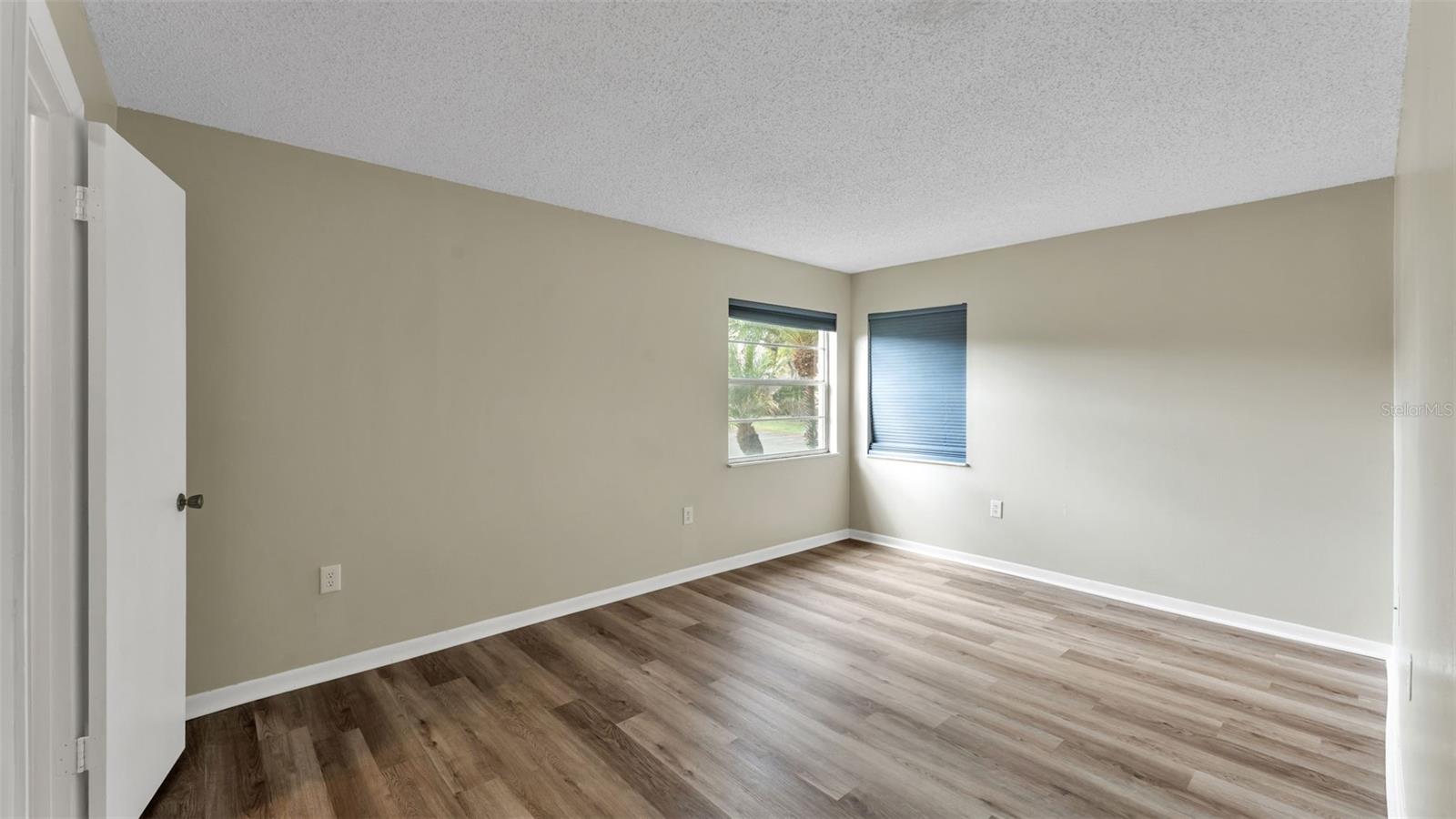 KIMBERLEA CONDO 02 - Residential