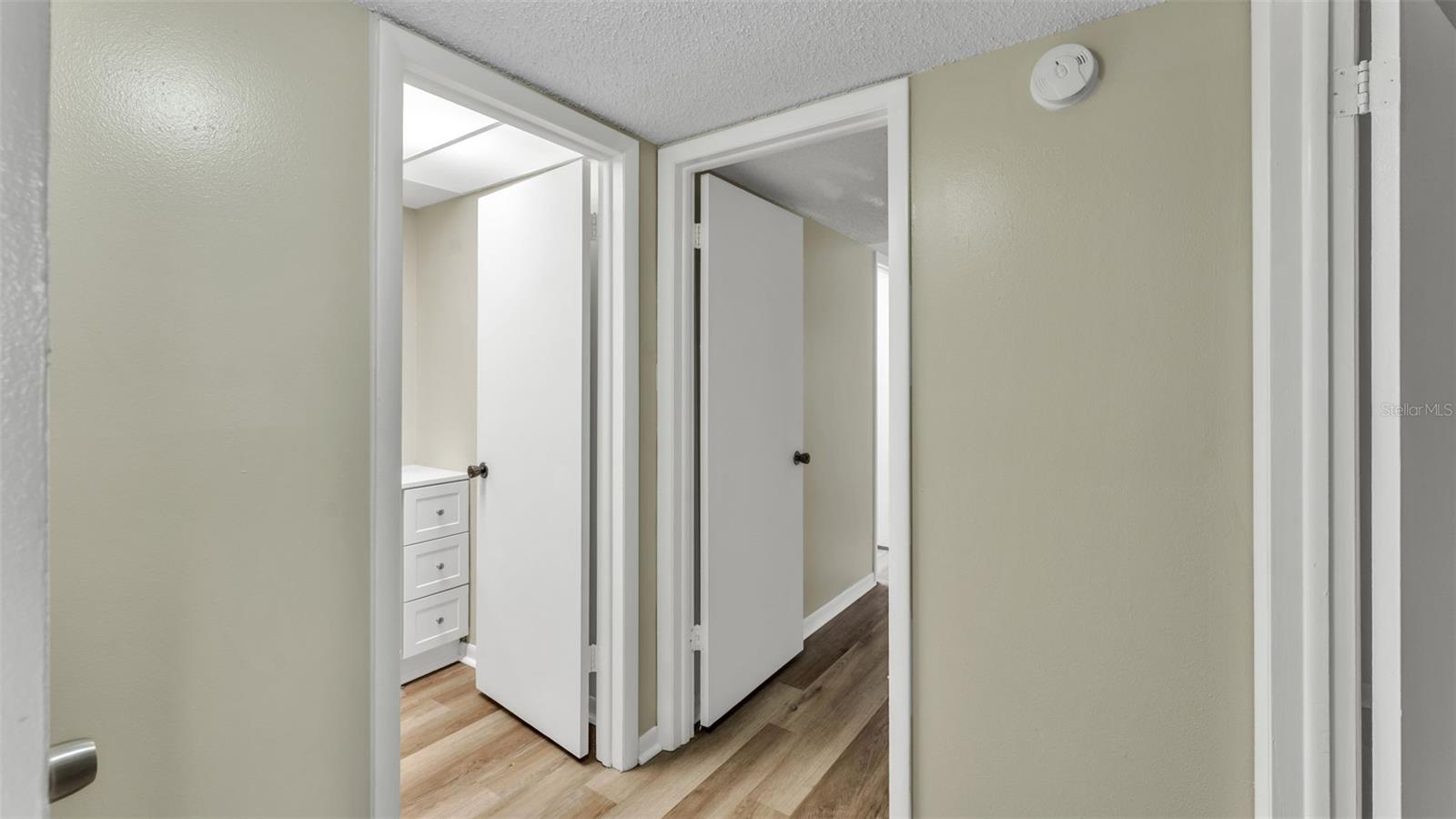 KIMBERLEA CONDO 02 - Residential