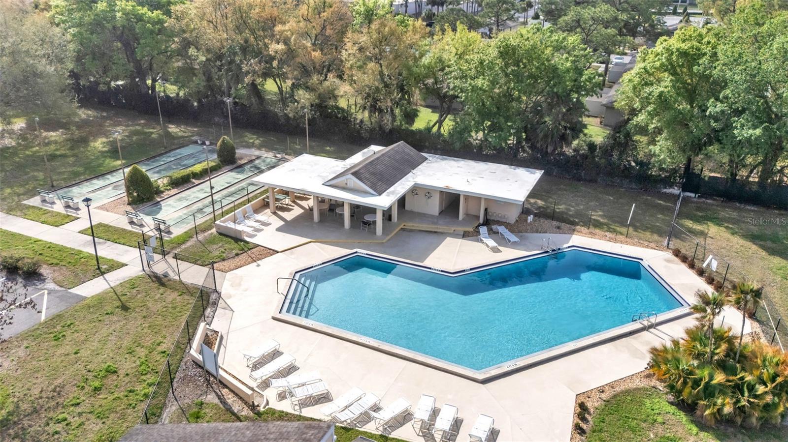 KIMBERLEA CONDO 02 - Residential