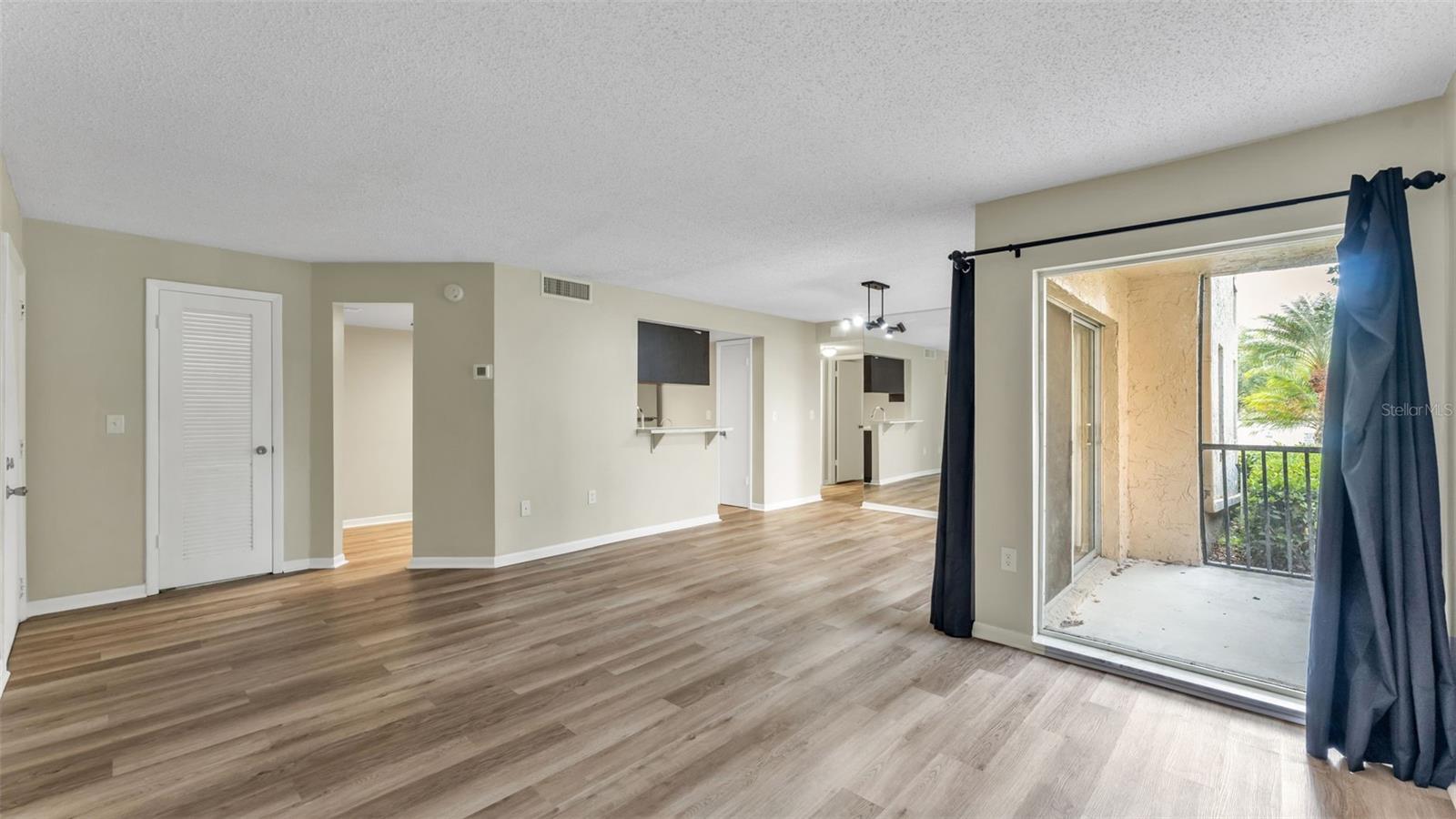 KIMBERLEA CONDO 02 - Residential