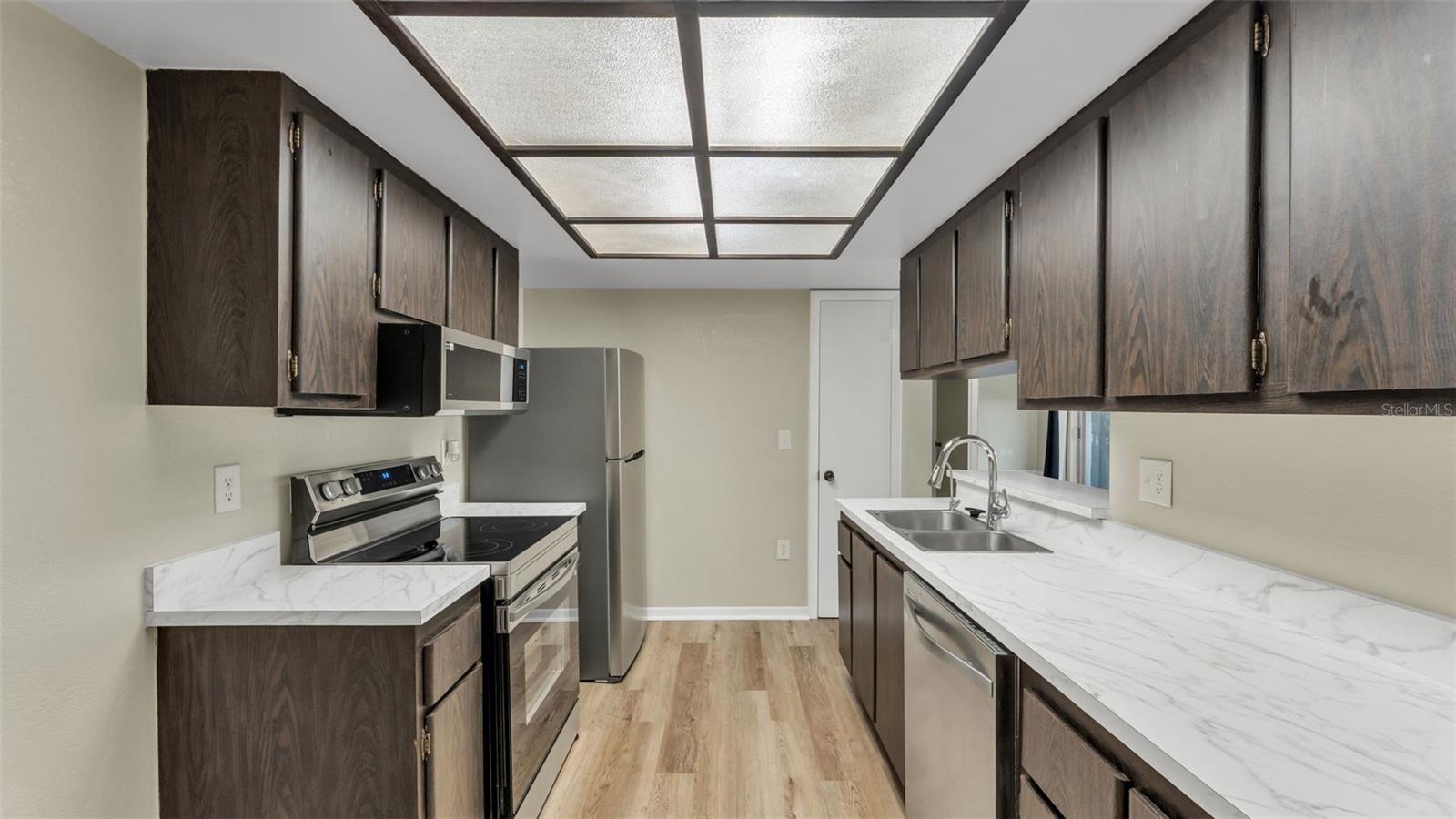 KIMBERLEA CONDO 02 - Residential