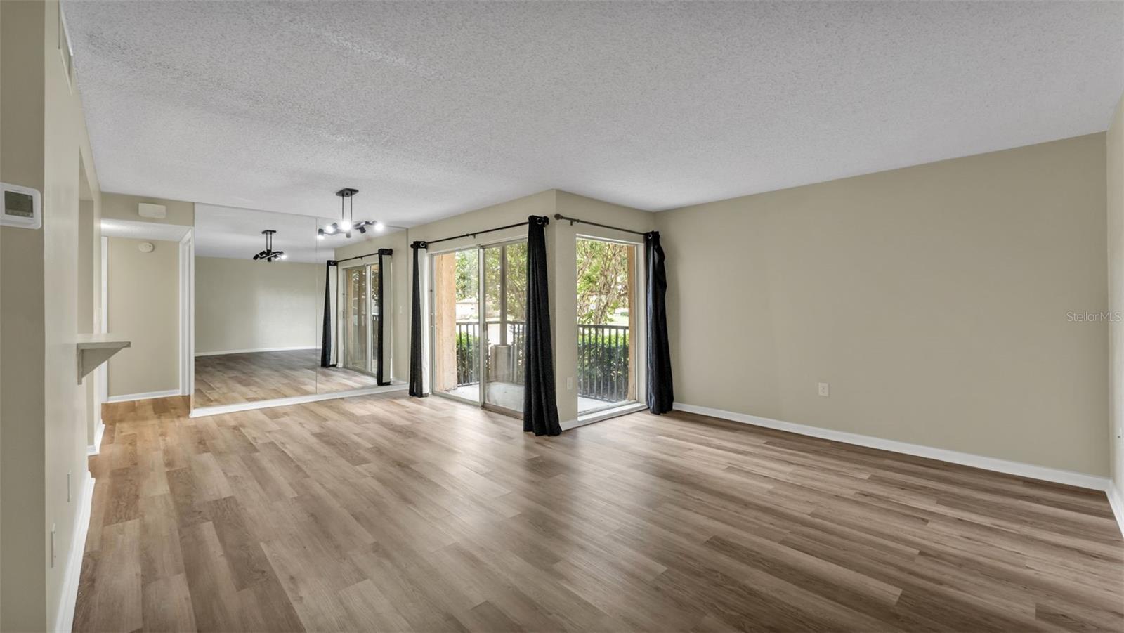 KIMBERLEA CONDO 02 - Residential