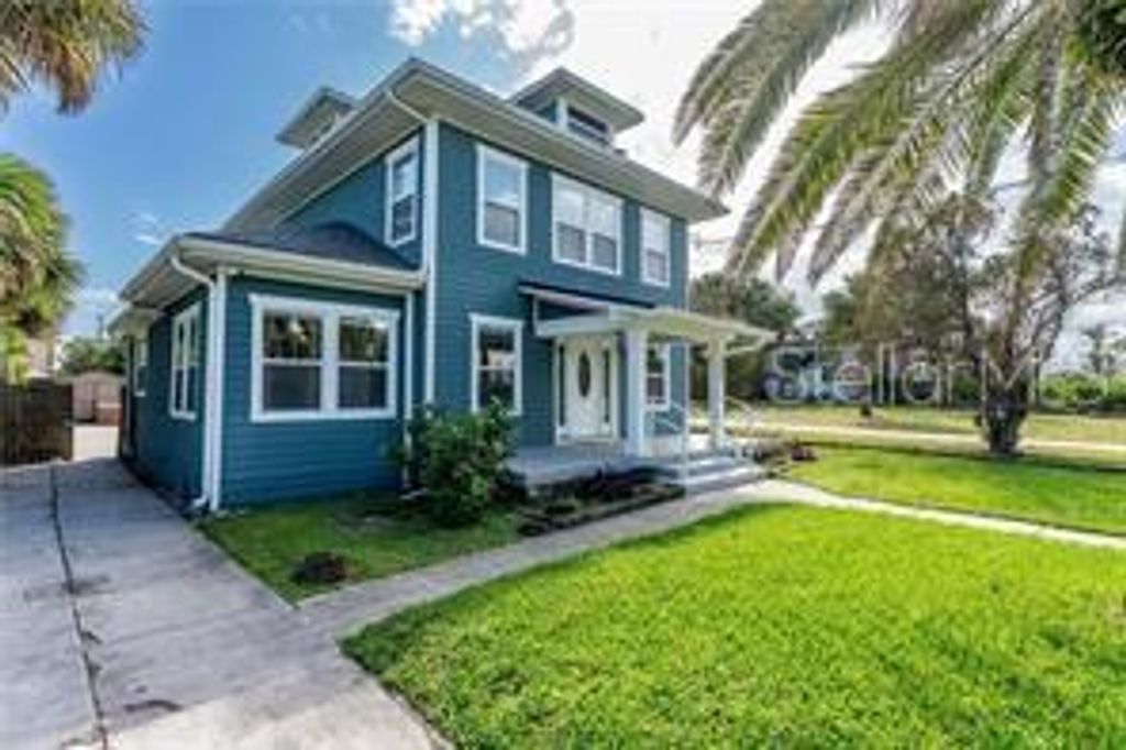 Photo of 600 Bostwick Avenue, Daytona Beach, FL 32118 (MLS # O6375919)