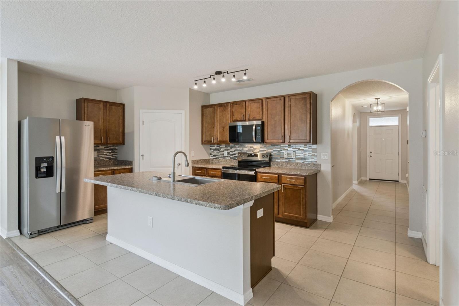 LAKE CUMMINGS ESTATES - Residential