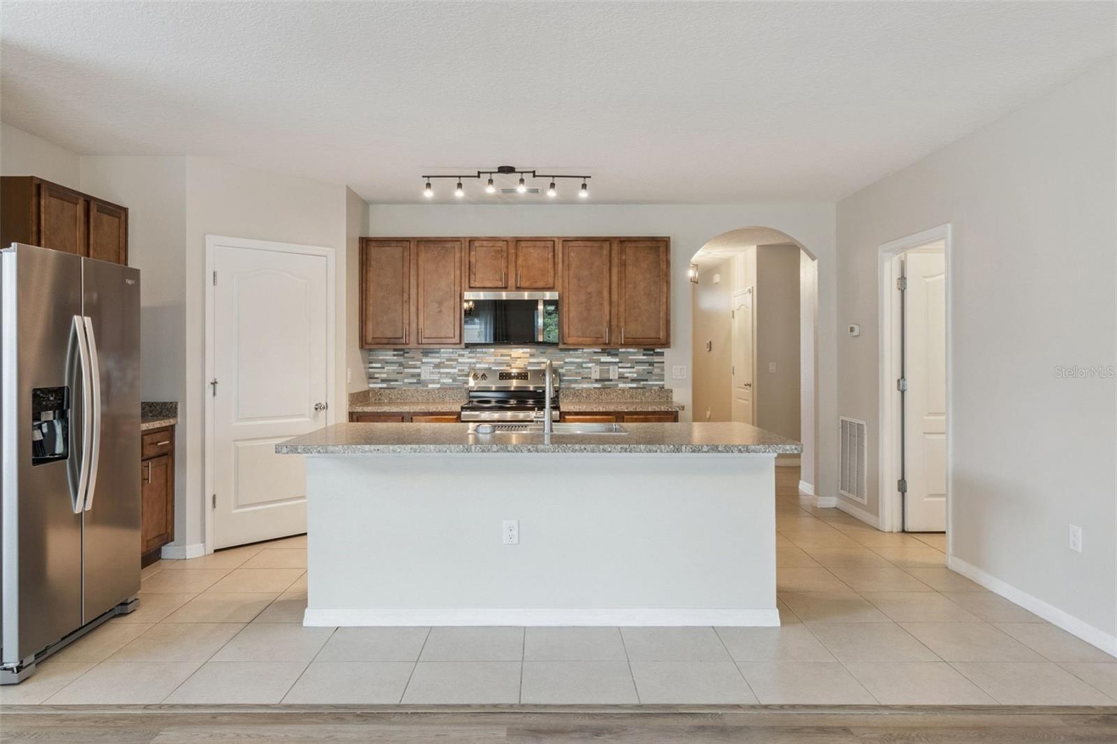 LAKE CUMMINGS ESTATES - Residential