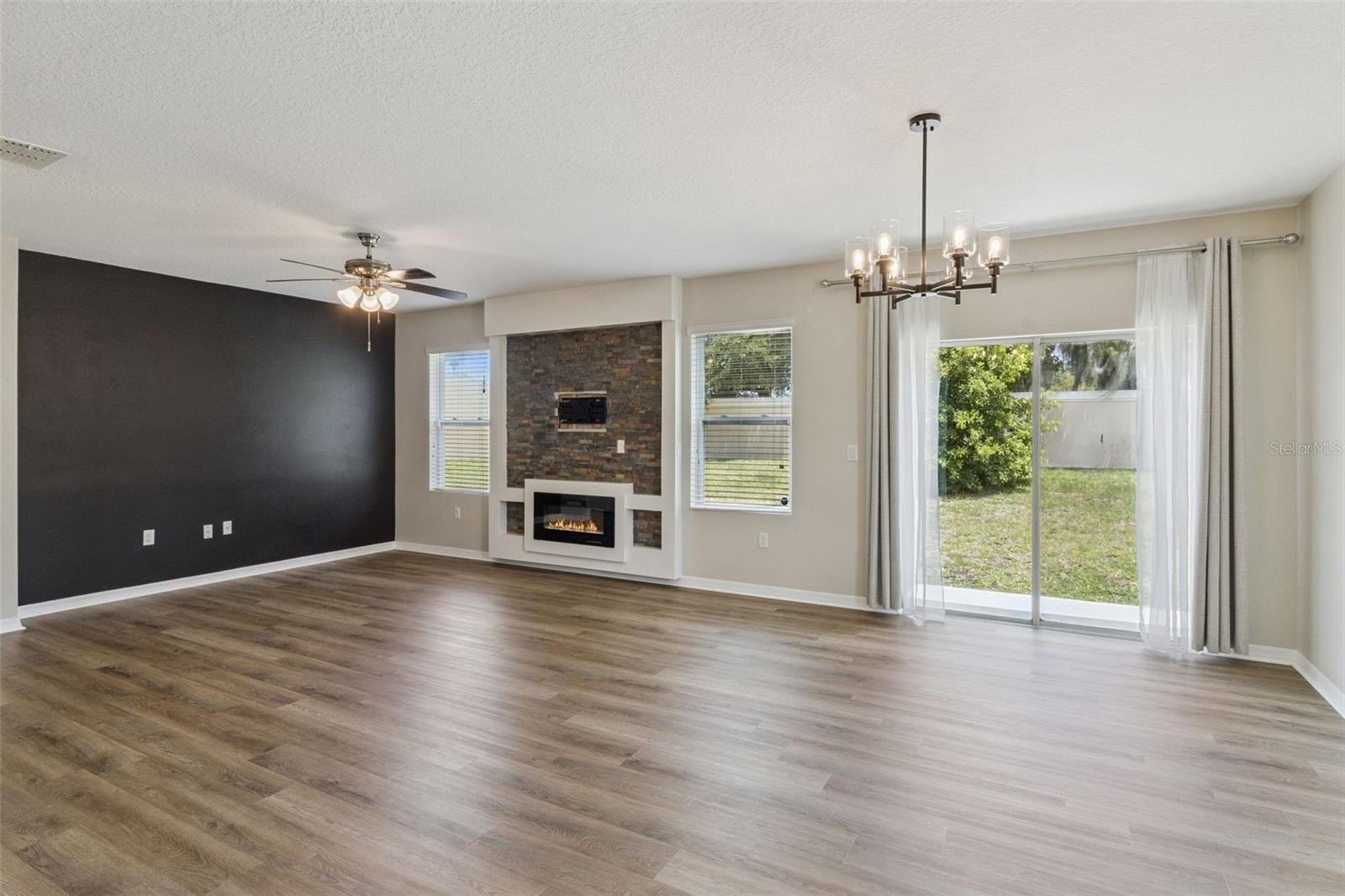 LAKE CUMMINGS ESTATES - Residential