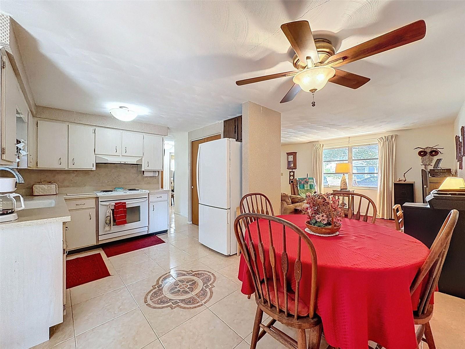 SILVER OAKS HILLS - Residential