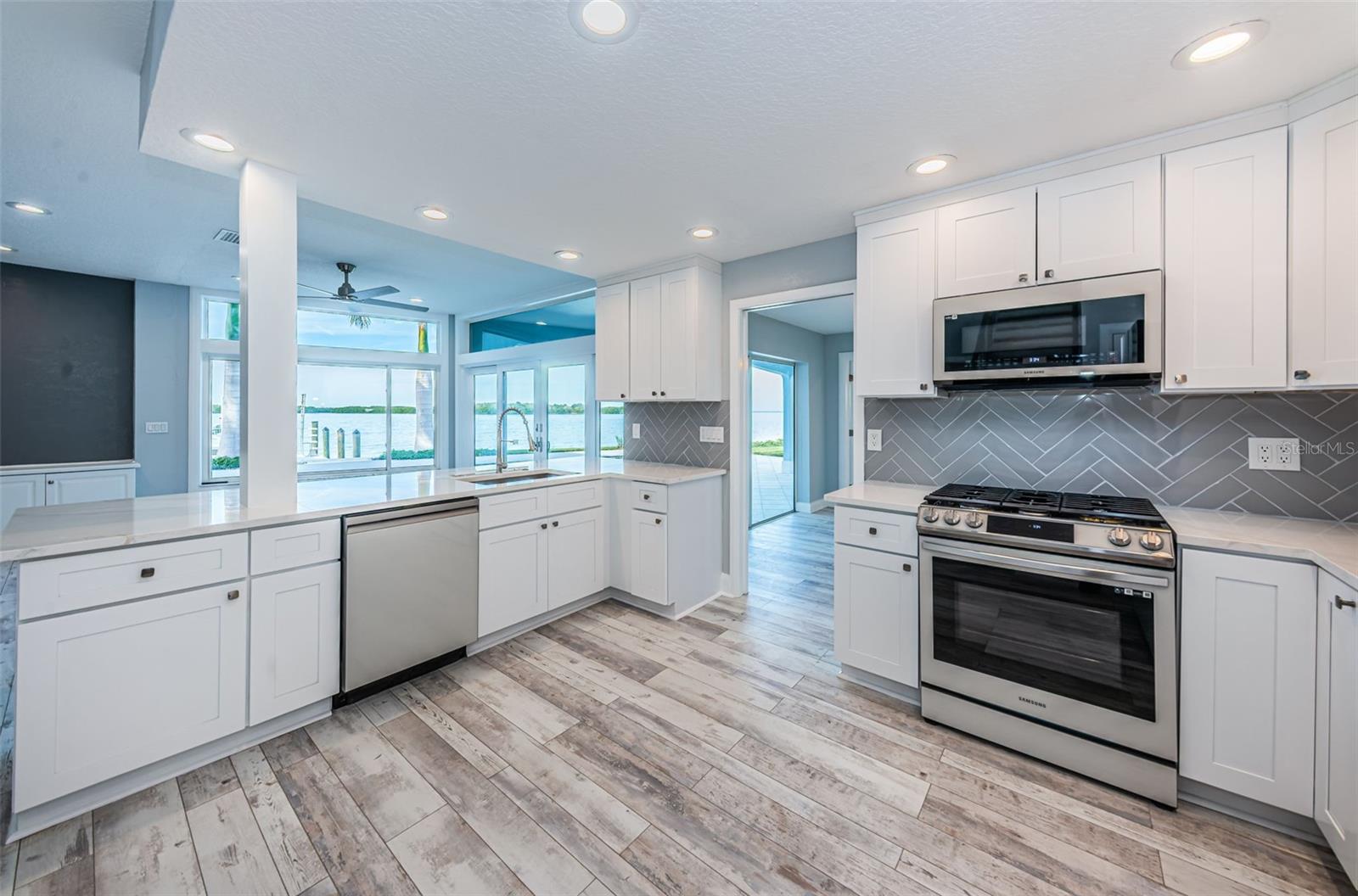 VENETIAN ISLES - Residential