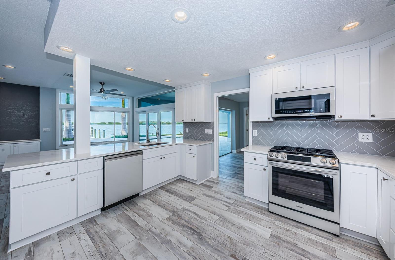 VENETIAN ISLES - Residential