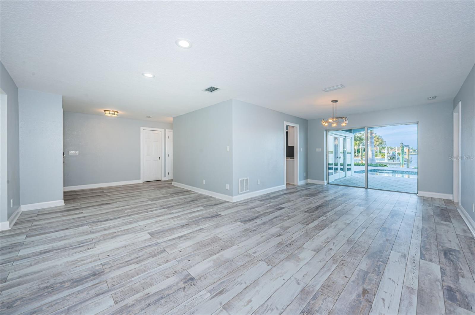 VENETIAN ISLES - Residential