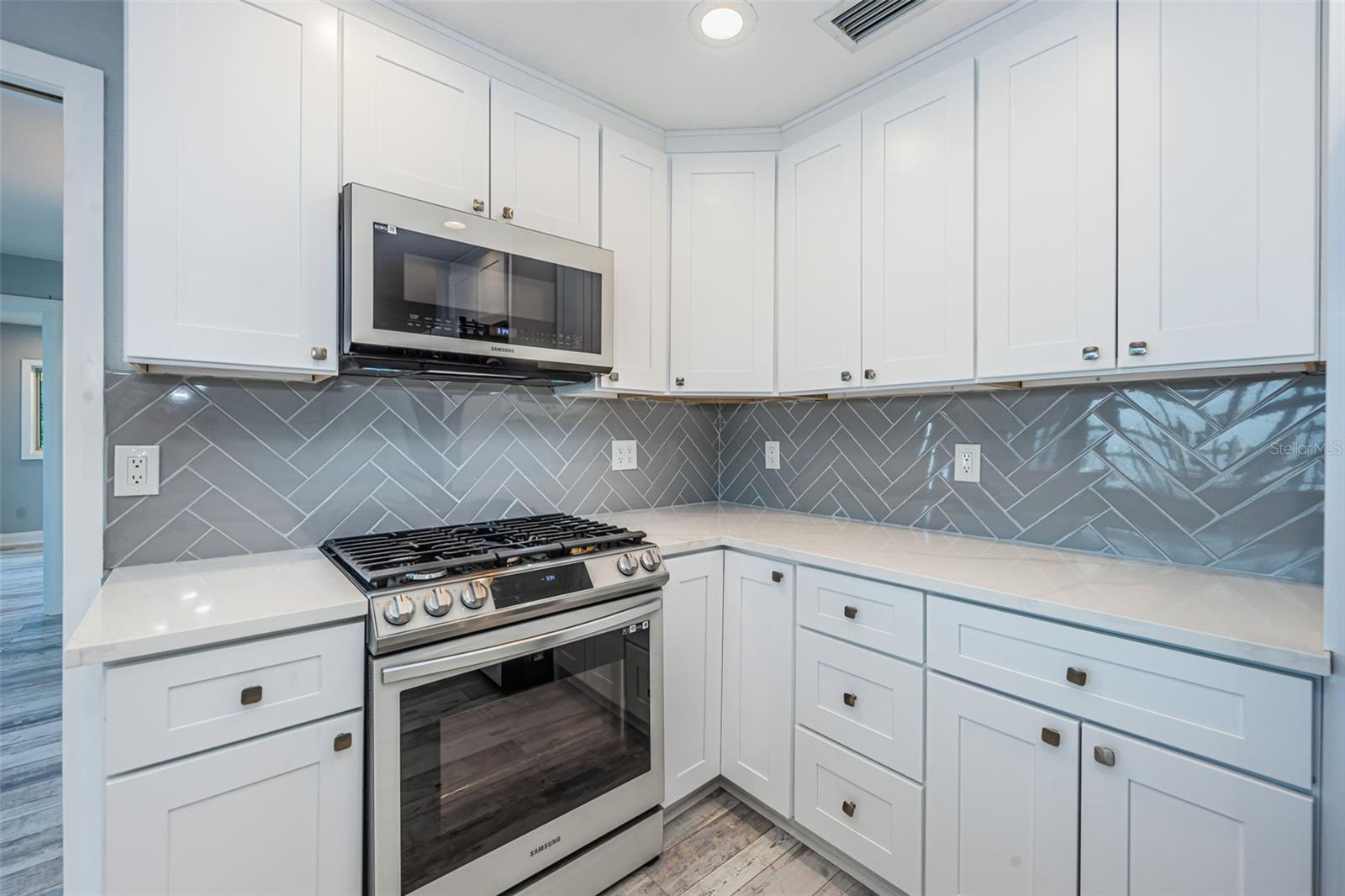 VENETIAN ISLES - Residential