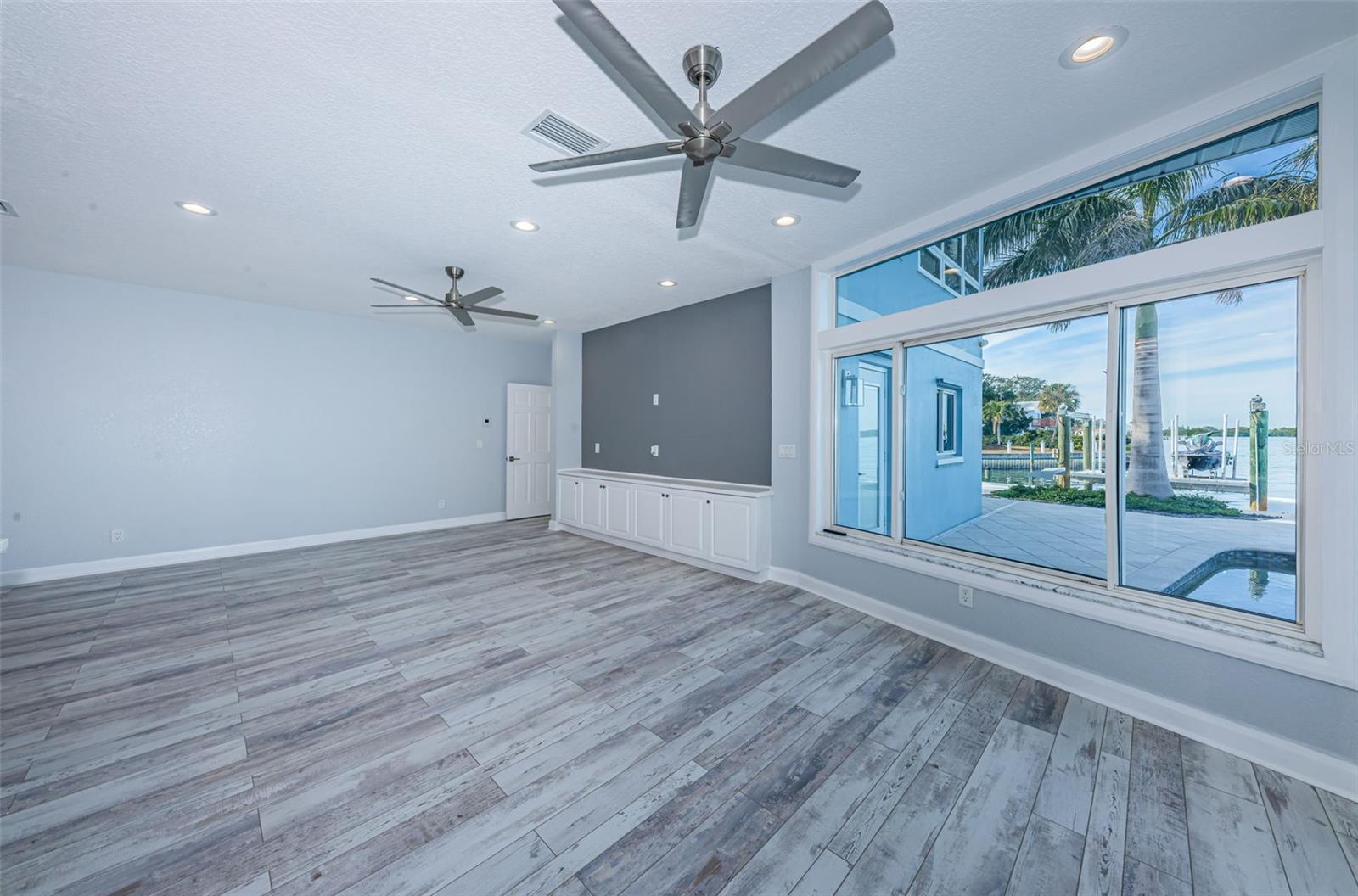 VENETIAN ISLES - Residential